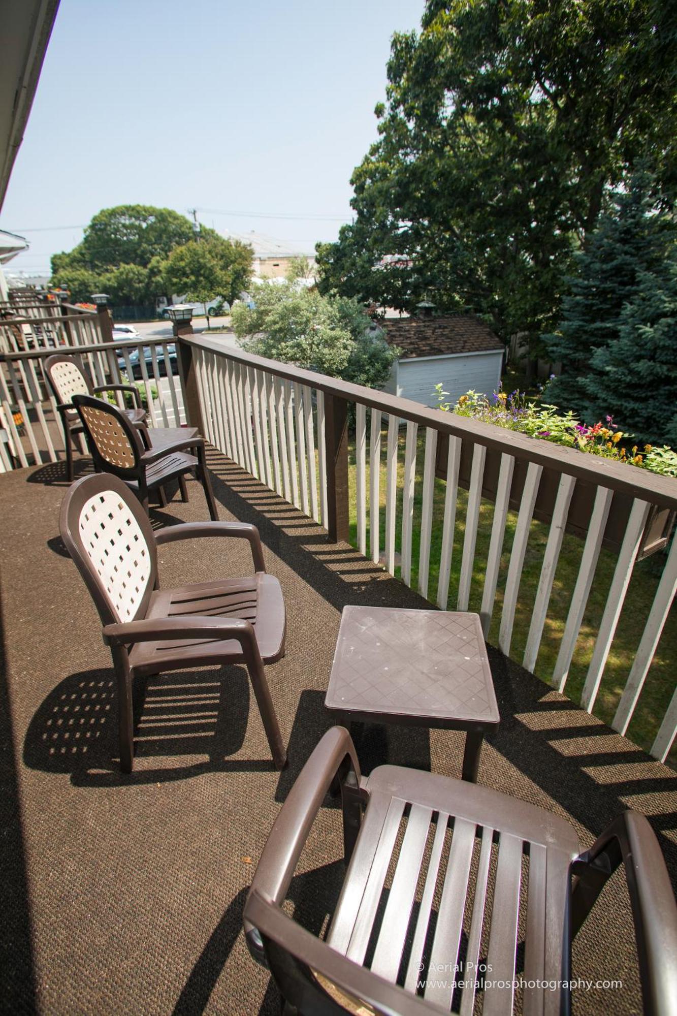 Kenny'S Tipperary Inn Монток Екстер'єр фото