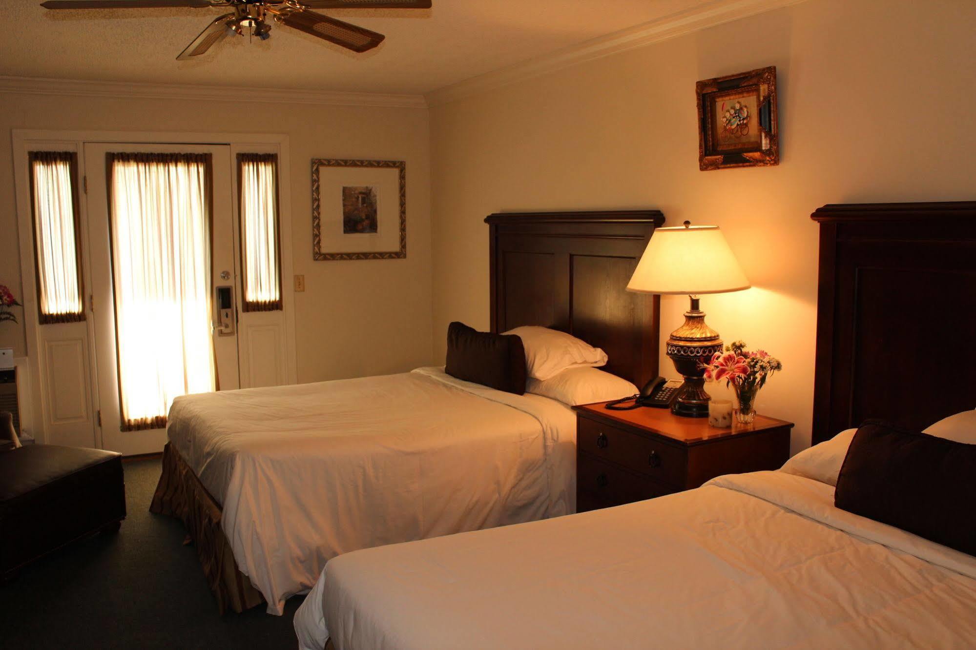 Kenny'S Tipperary Inn Монток Екстер'єр фото